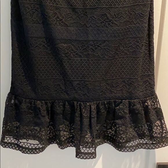 FOREVER21- Beautiful Black Lace Detail Black Dress - Picture 3 of 4